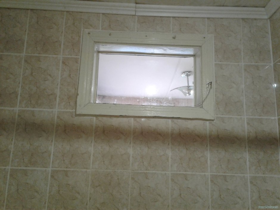 Пластиковое окно в ванную