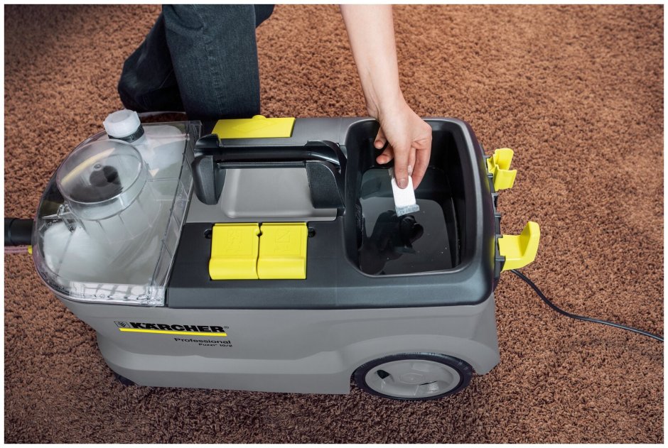 Puzzi 10/1 с аппарат для химчистки Karcher