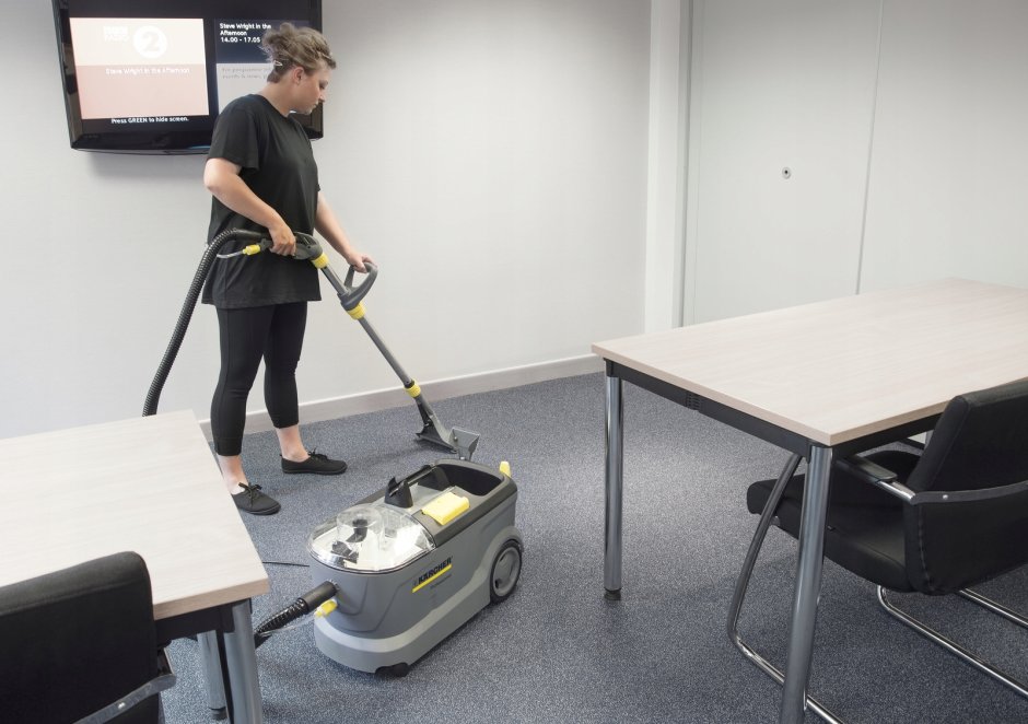 Моющий пылесос Karcher Puzzi 10/1