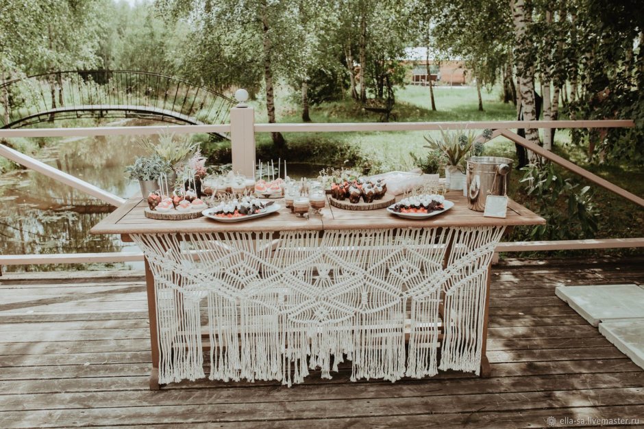 Флористический декор стола