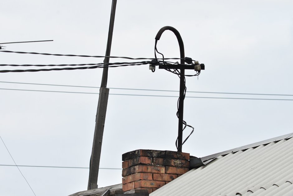Прокладка оптического кабеля по фасаду здания