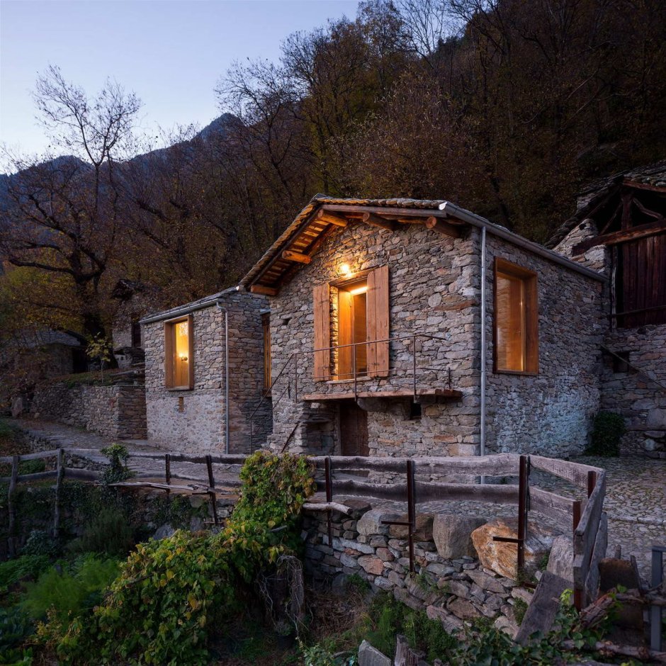 Каменный дом (Stone House / casa do Penedo; Гимараеш, Португалия)