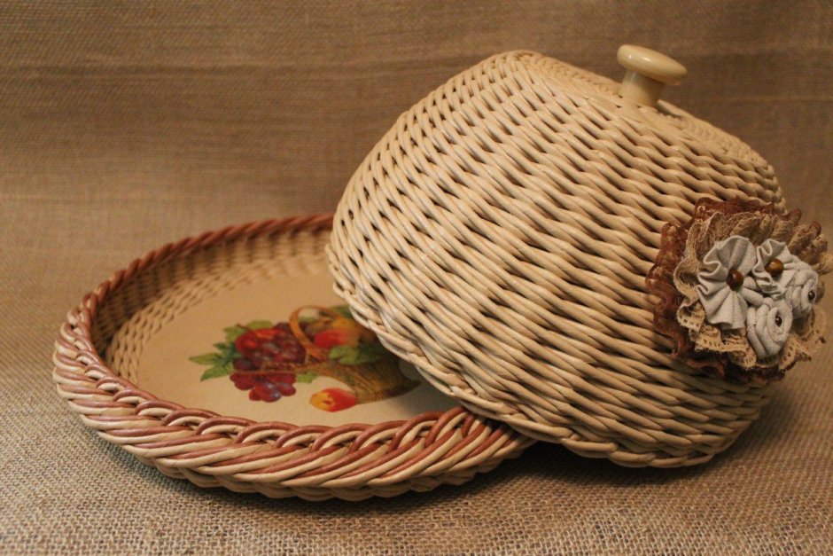 Хлебница в интерьере кухни
