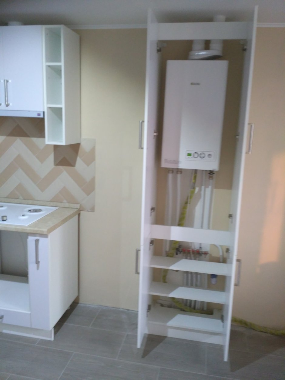 Шкаф для газового котла на кухне