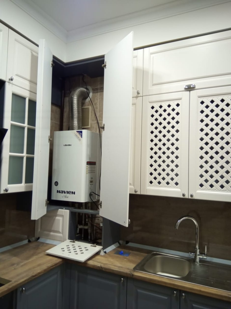 Шкаф для напольного газового котла на кухне