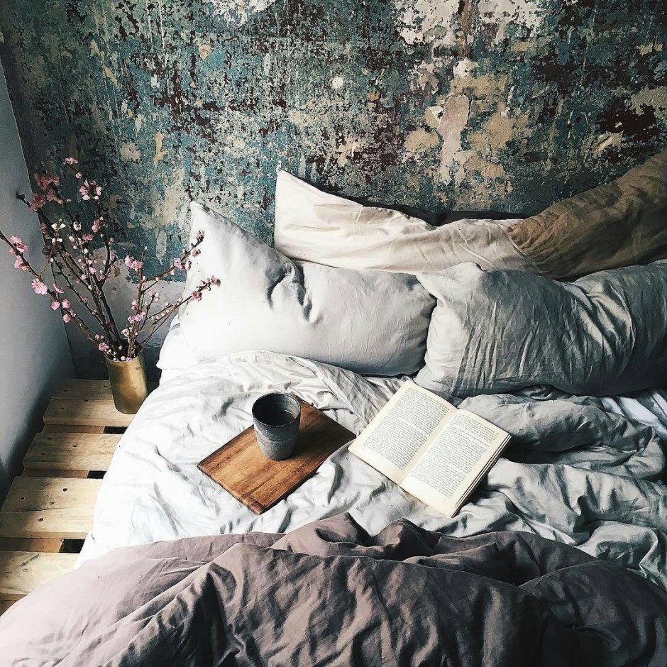 Уютная комнатка с подушками