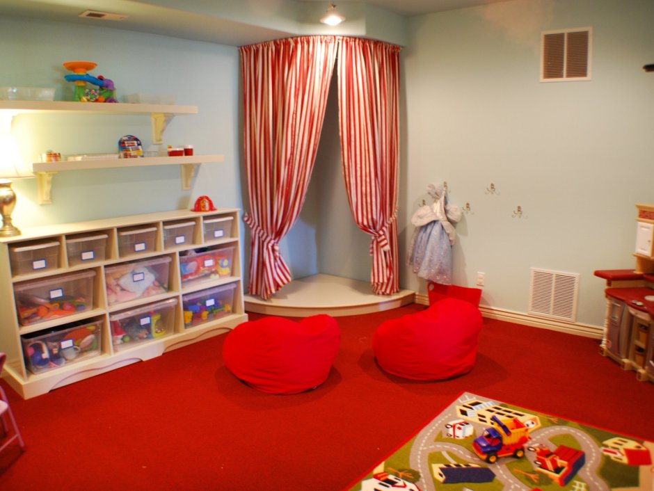 Люстры в интерьере детской комнаты