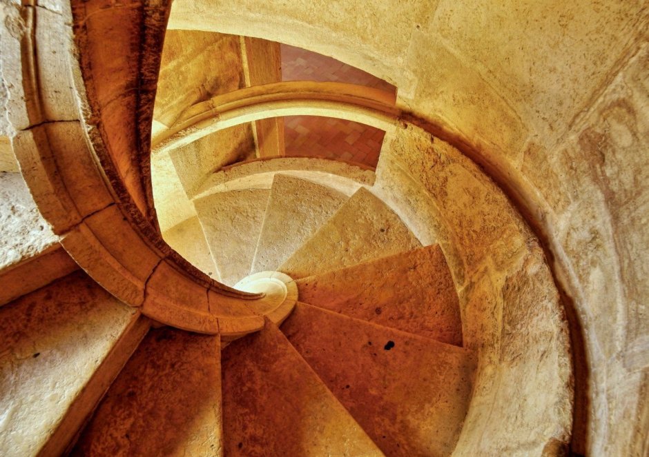 Вилла Фарнезе винтовая лестница
