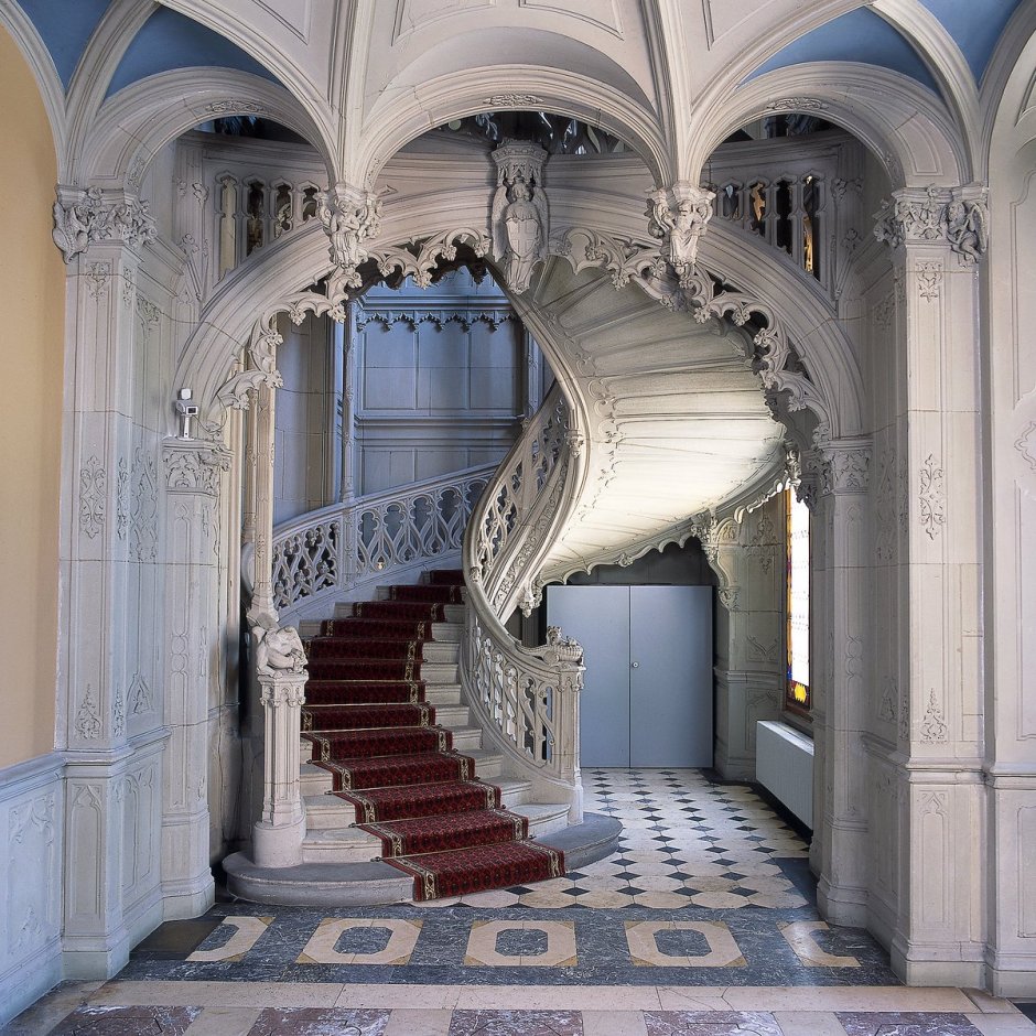Винтовая лестница, спроектированная Леонардо да Винчи в 1516 году