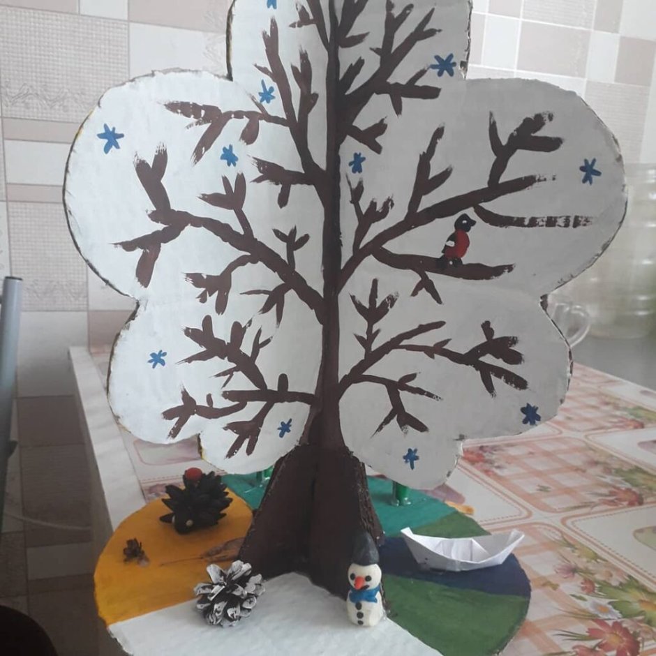 Сезонное дерево для детского сада