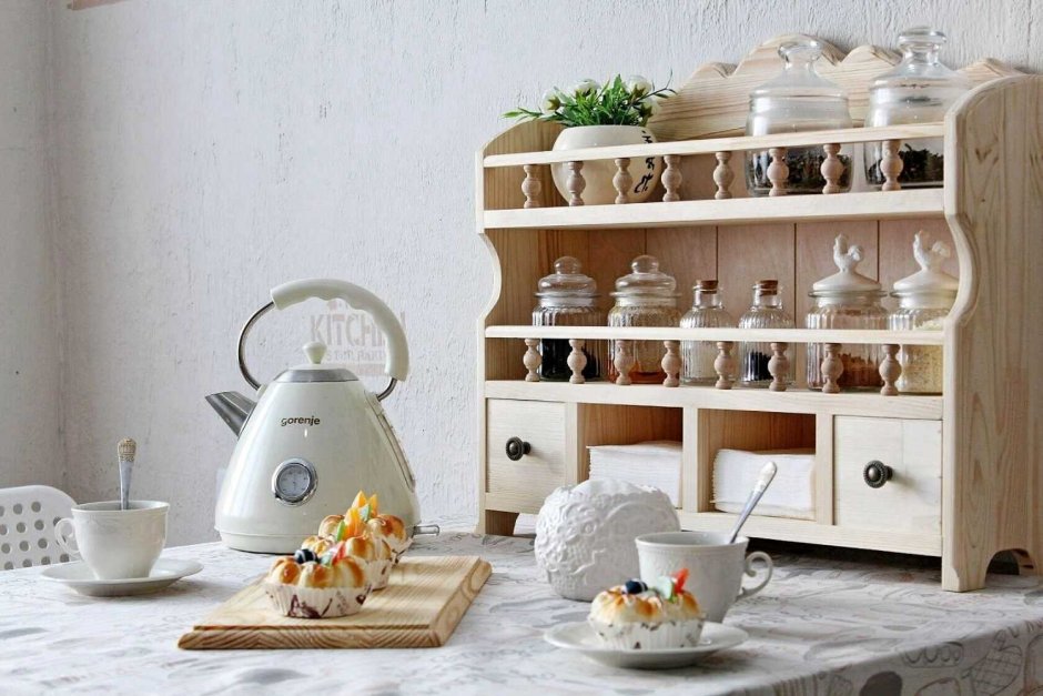 Открытые кухонные полки
