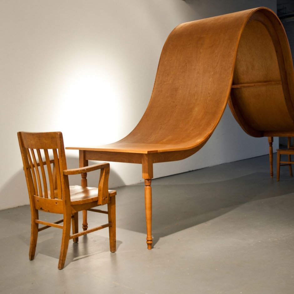 Необычные столы и стулья