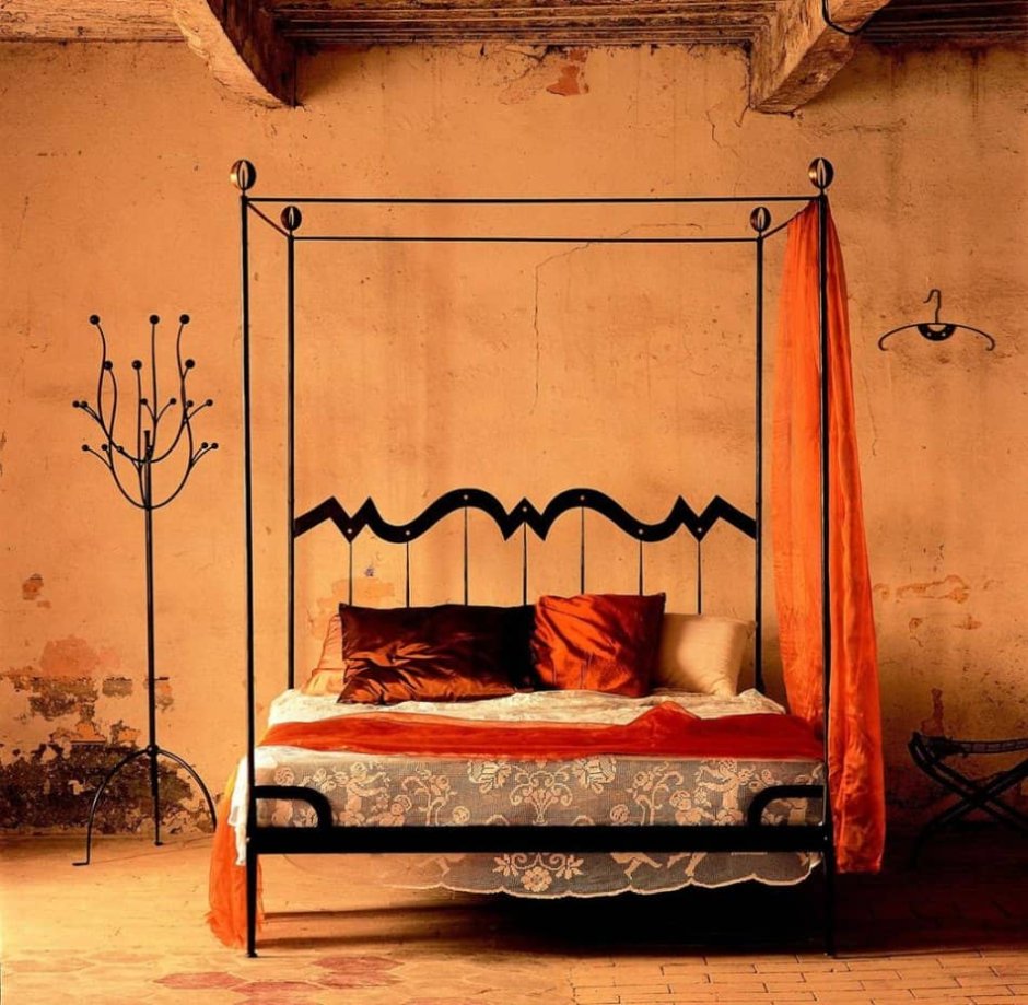 Двуспальная кровать в Восточном стиле