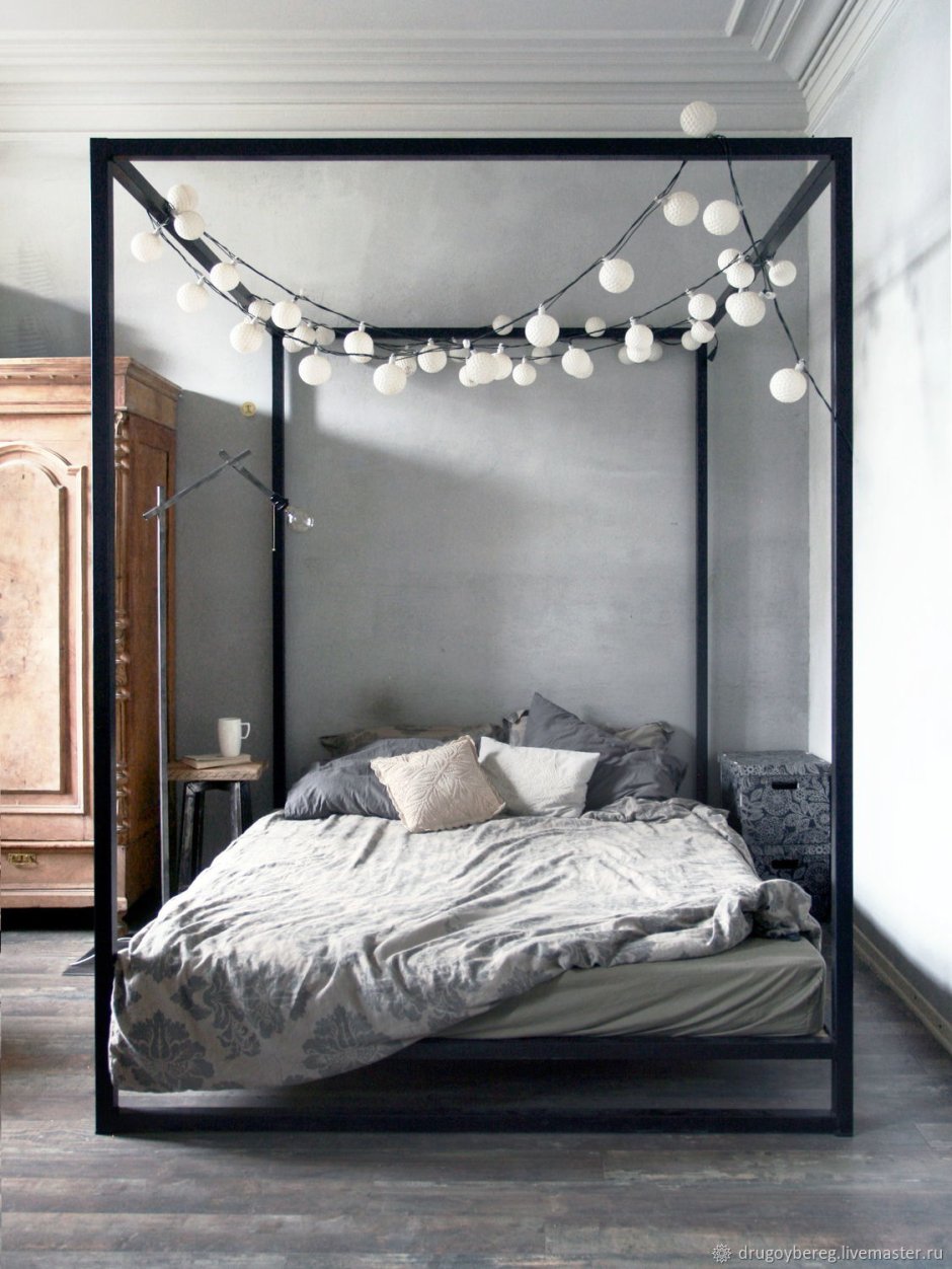 Кровати в стиле лофт из металла с балдахином