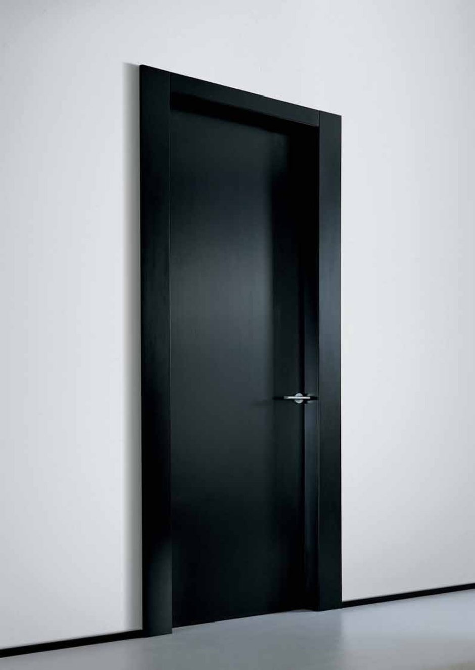 Двери межкомнатные черные