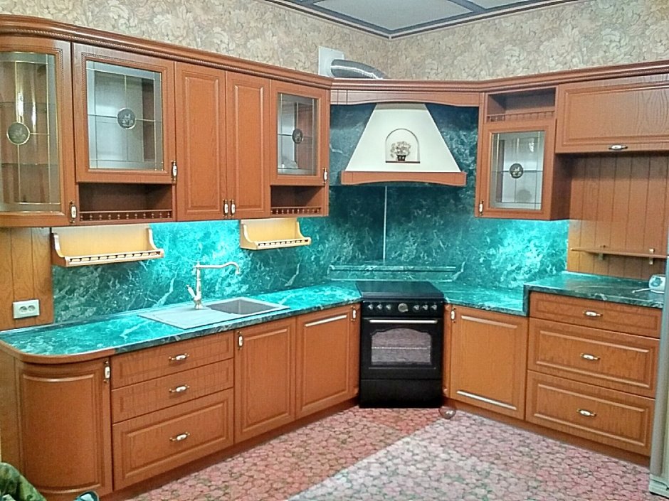 Покраска фасадов кухонного гарнитура автоэмалью