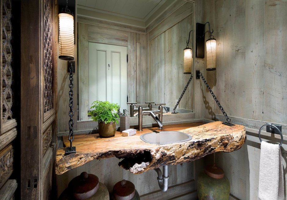Столешница из слэба дерева в ванной