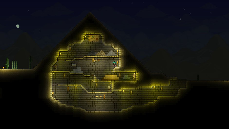 Дом пирамида Terraria