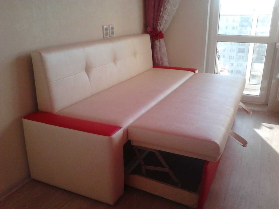 Кухонный диванчик со спальным местом для маленькой кухни