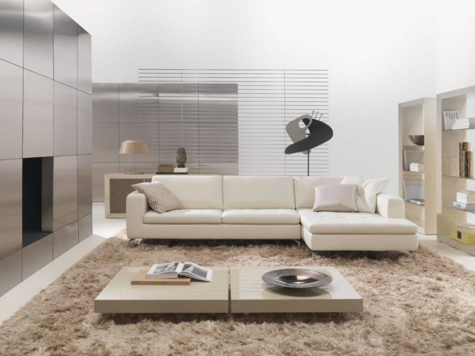 Офисный стильный диван в бежевом цвете среднего размера