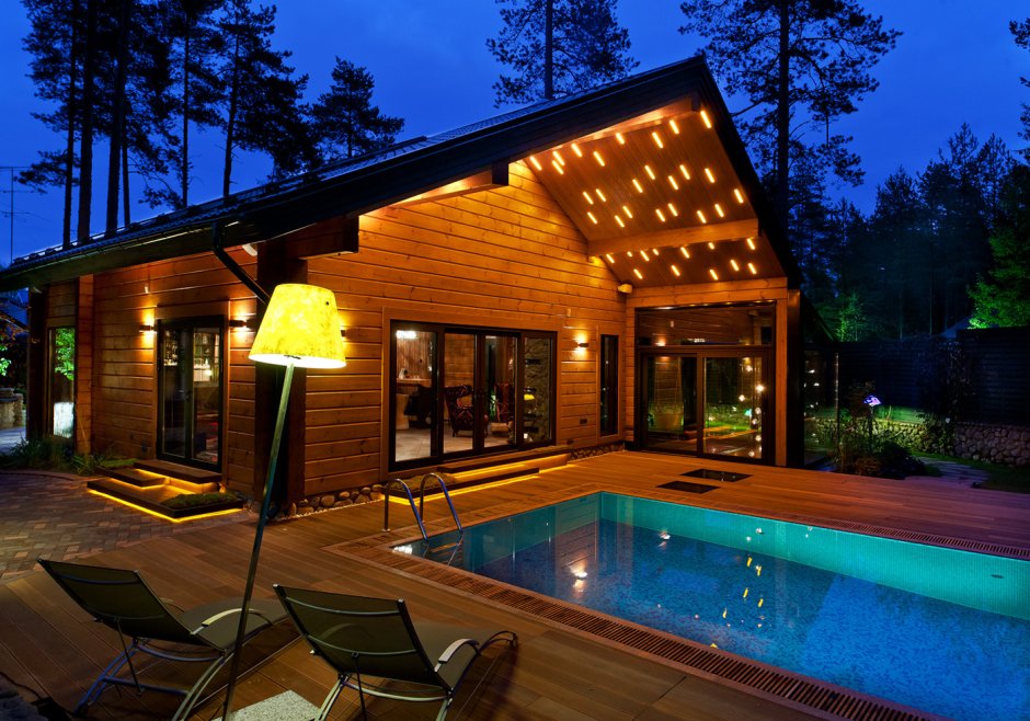 Дом с верандой и бассейном