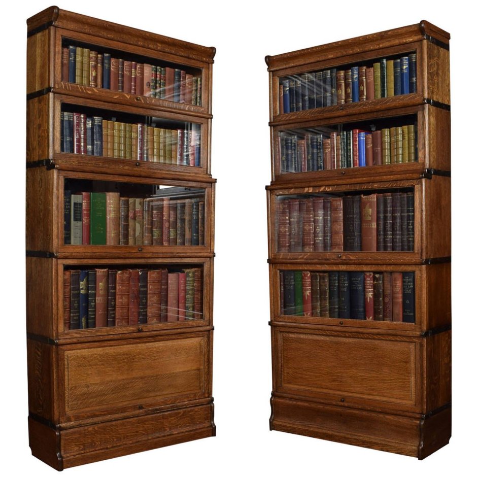 Винтажный книжный шкаф