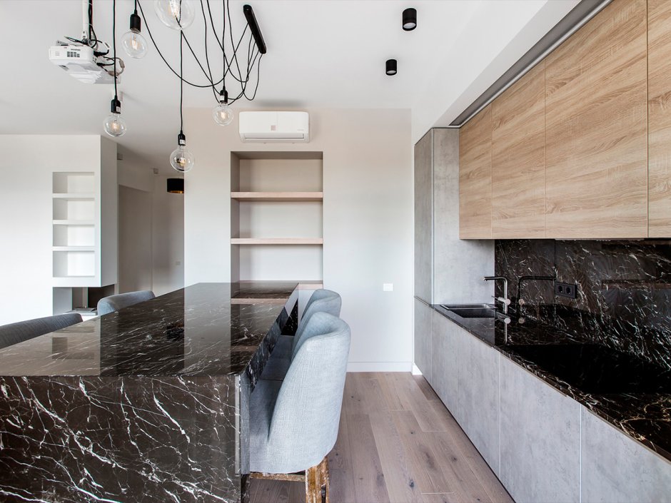 Мрамор Brown Marquina