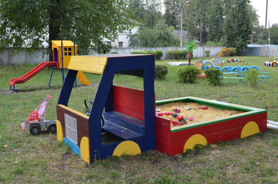 Машинка на участок в детский сад