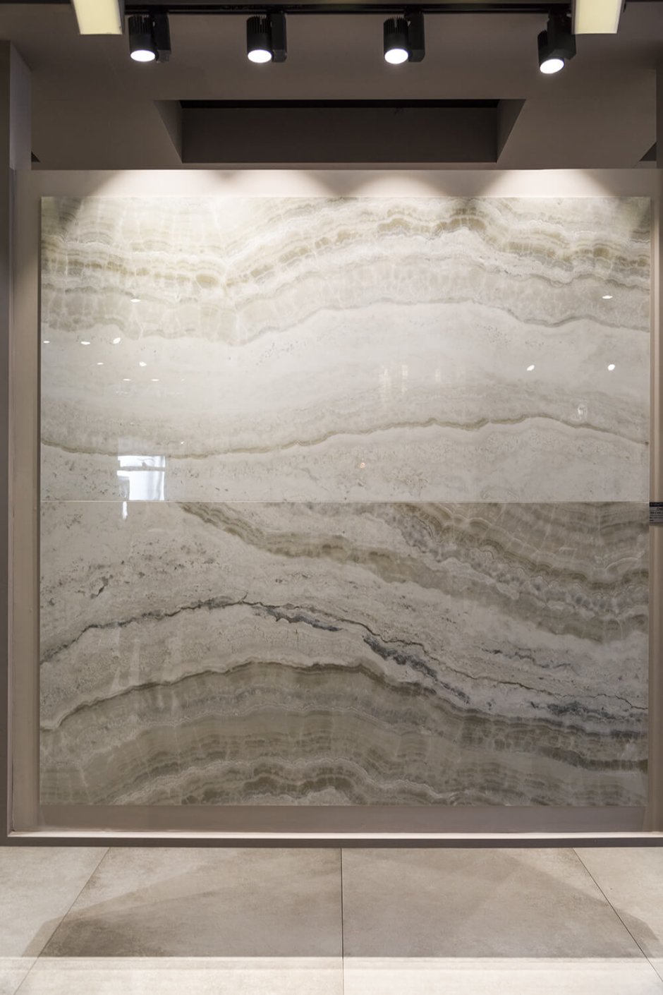 Кутахия Onyx White 120 60