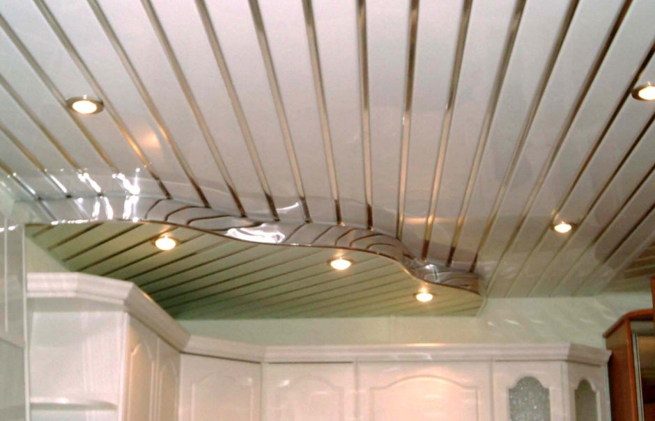 Кубообразный реечный потолок бард