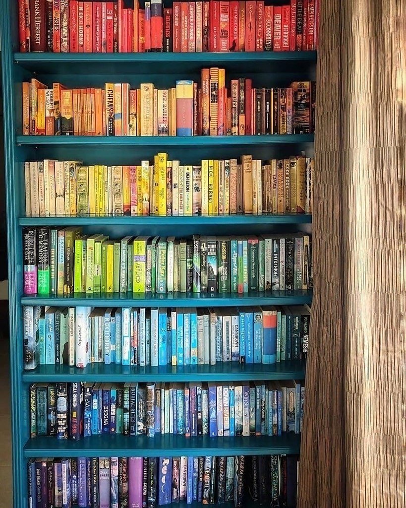 Красивые стеллажи для книг