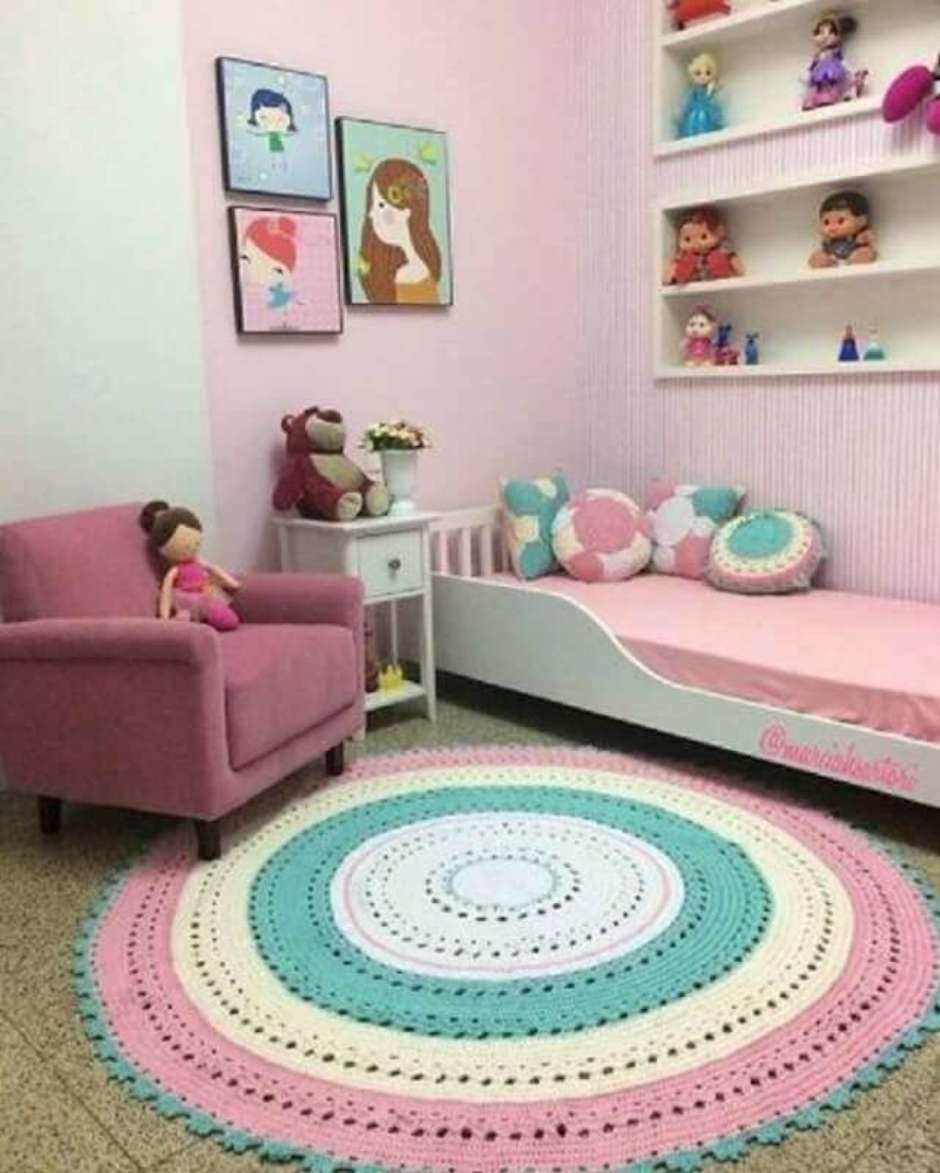 Вязаный детский коврик