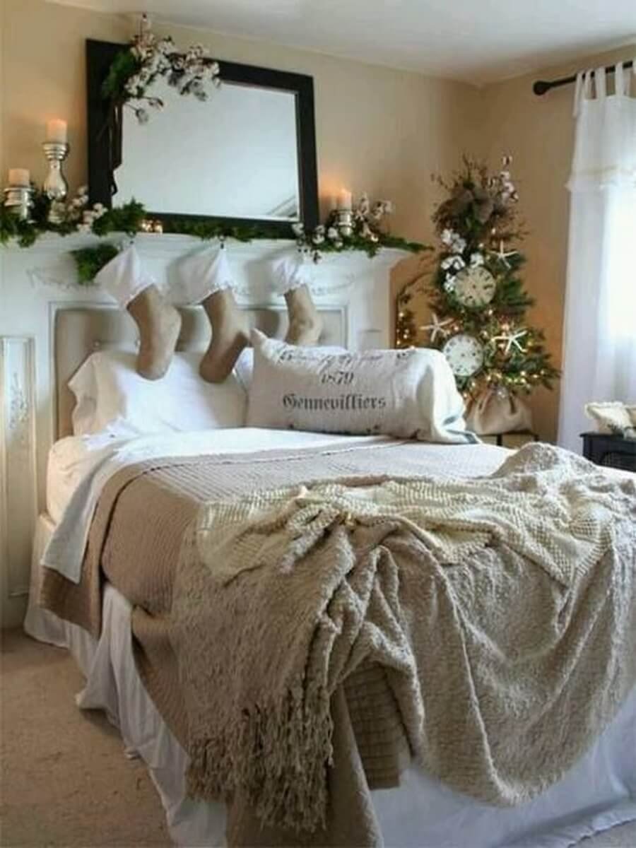 Новогодний декор спальни