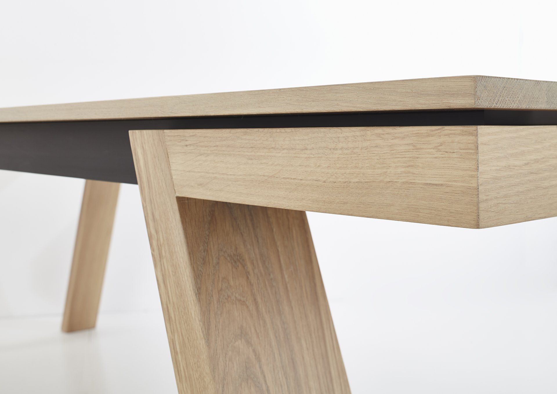 Стол ножки лдсп. Подстолье 6080 бук. Ножки для кухонного стола деревянные. Дизайнерские ножки для стола. Дизайнерские столы из дерева.