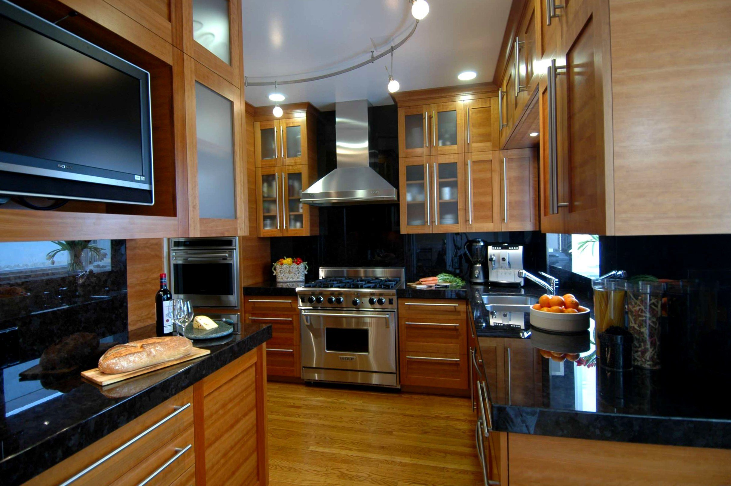 Мини телевизор на кухню: 66 фото