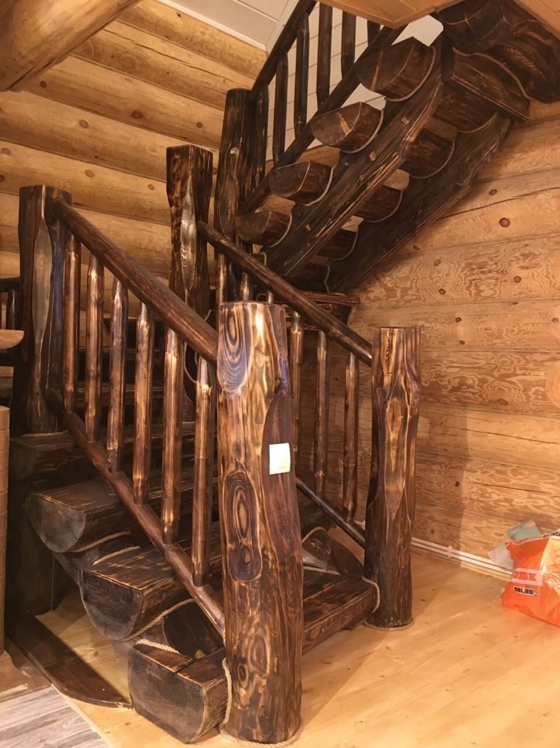 Ступеньки из полубревна