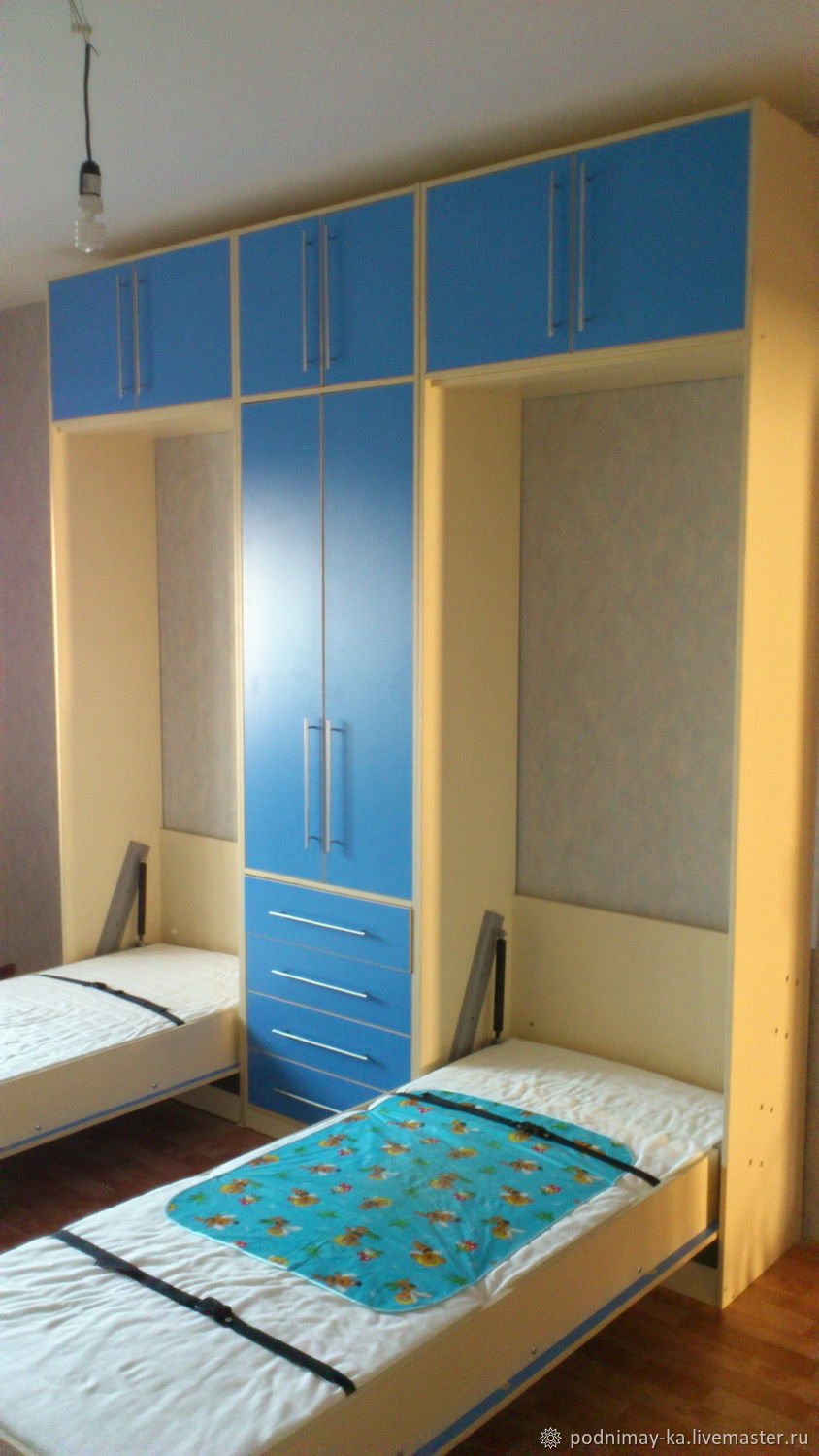 Компактная кровать