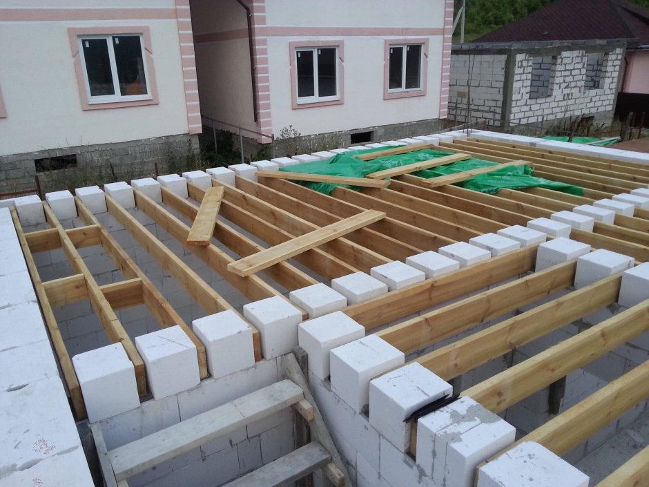Деревянная балка перекрытия 2х200х50