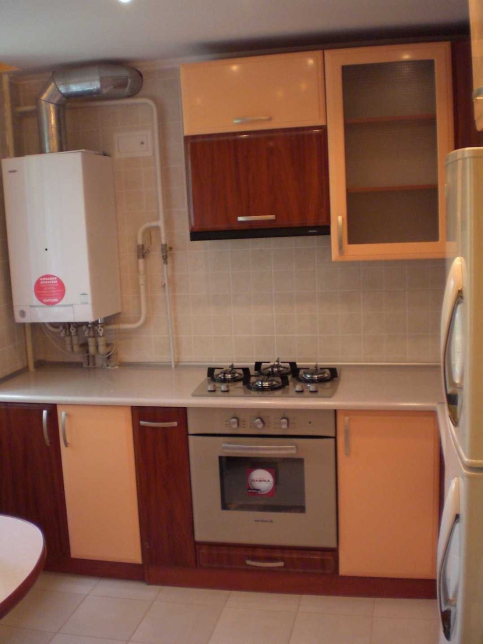 Интерьер кухни 5м.кв с газовой котлом навесным155на2м