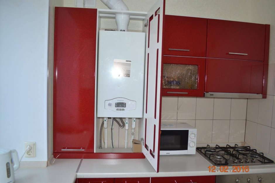 Интерьер кухни 9м2 с газовым котлом и счетчиком газа