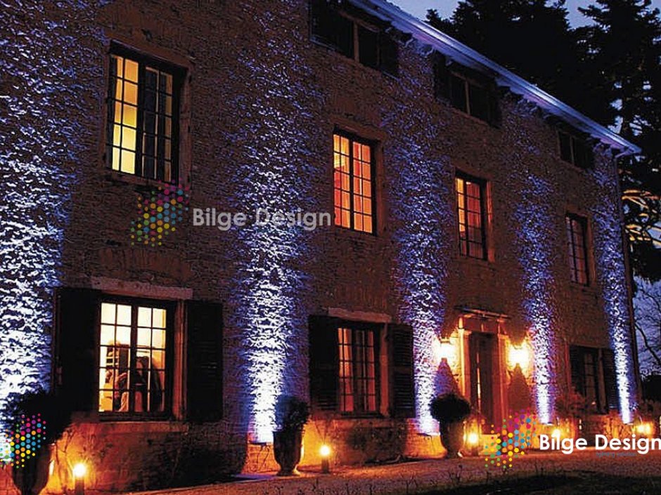 Уличная подсветка зданий