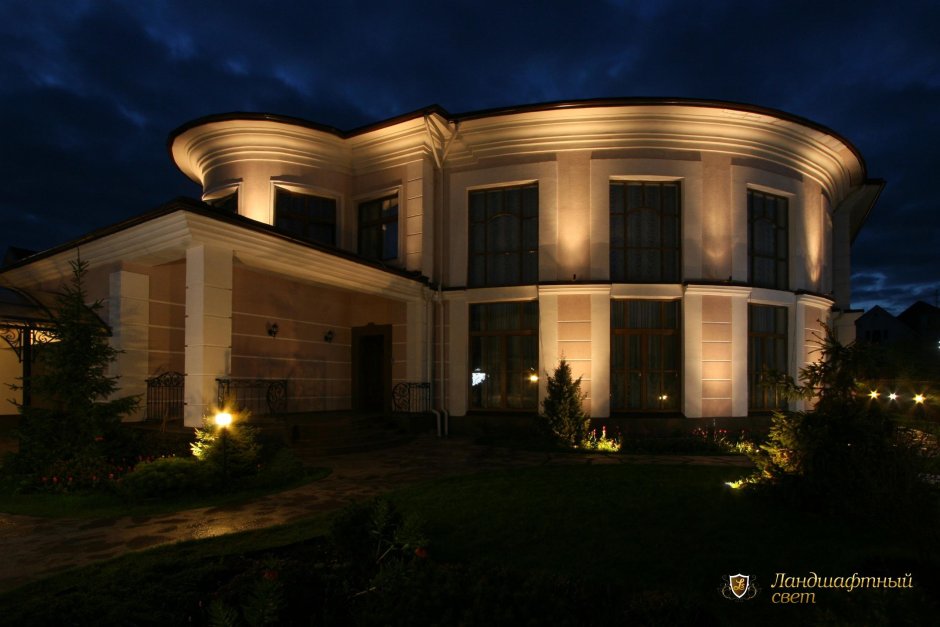 Архитектурная подсветка коттеджа