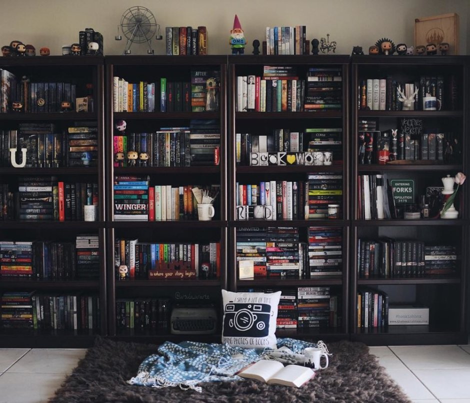 Полка для книг