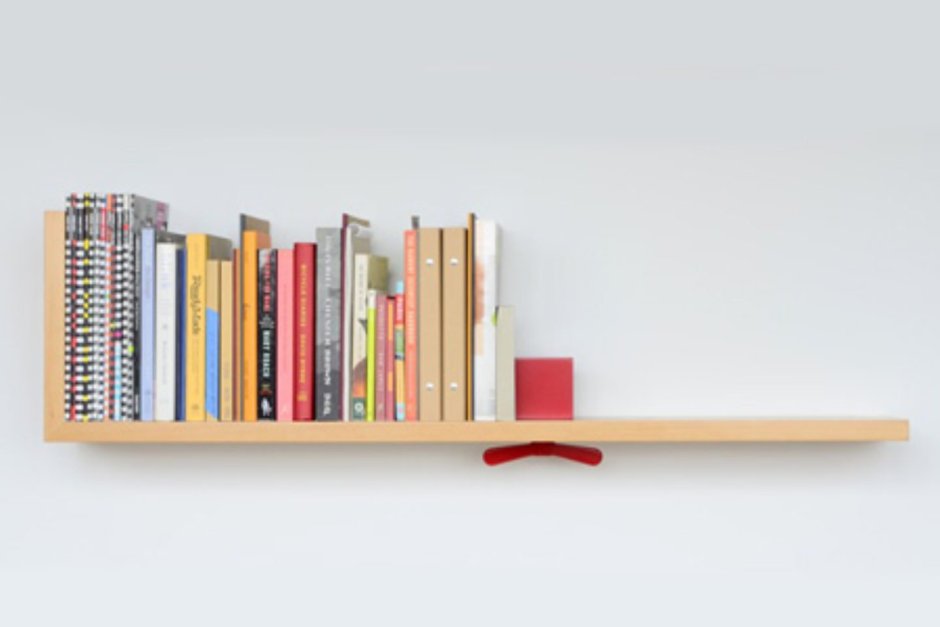 Книжные полки с книгами