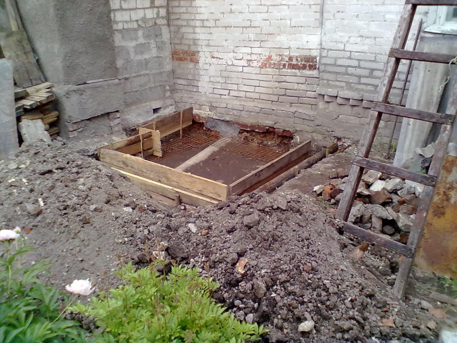 Каркасная пристройка к дому из кирпича