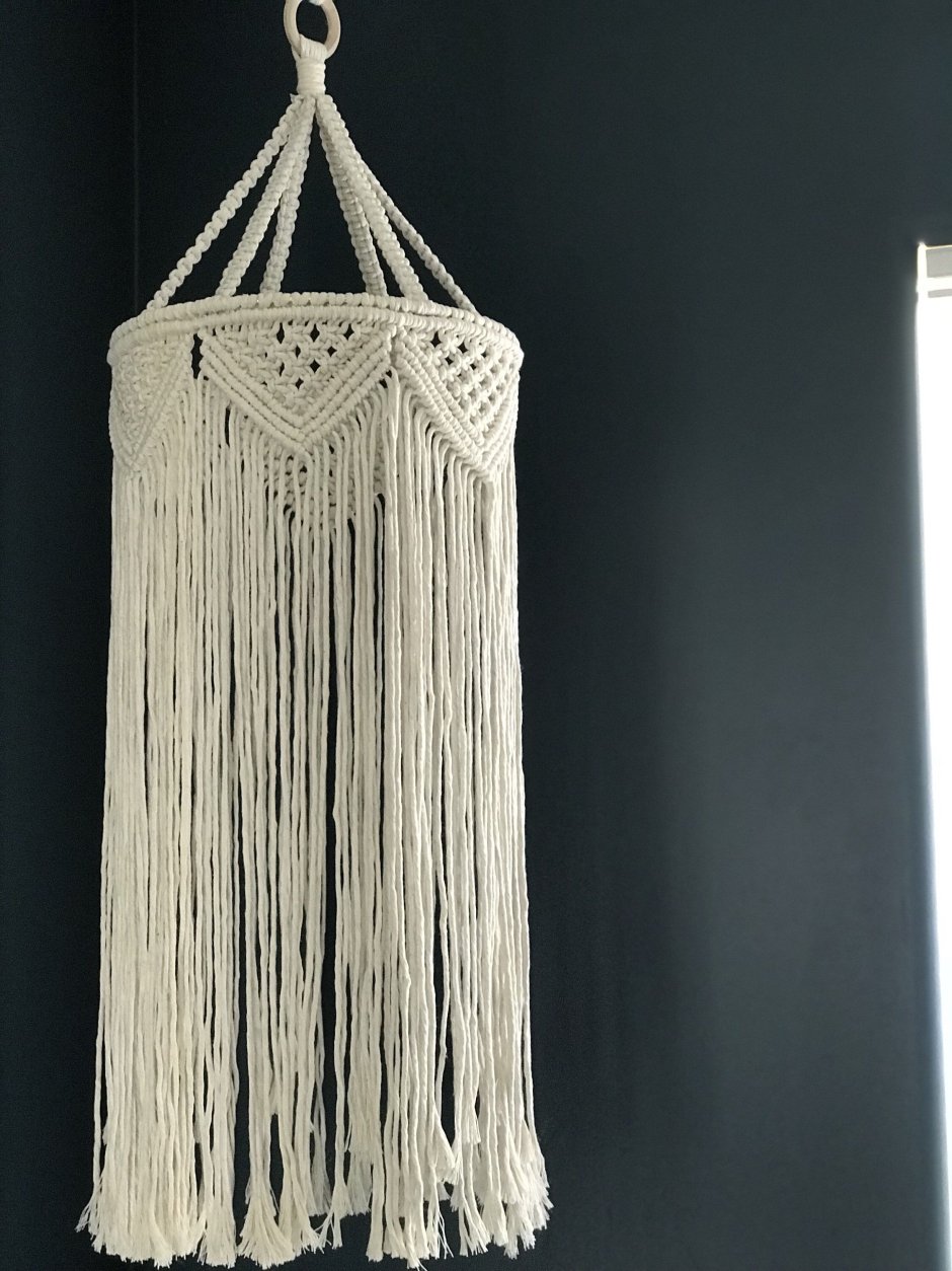 Люстра из макраме с листиками