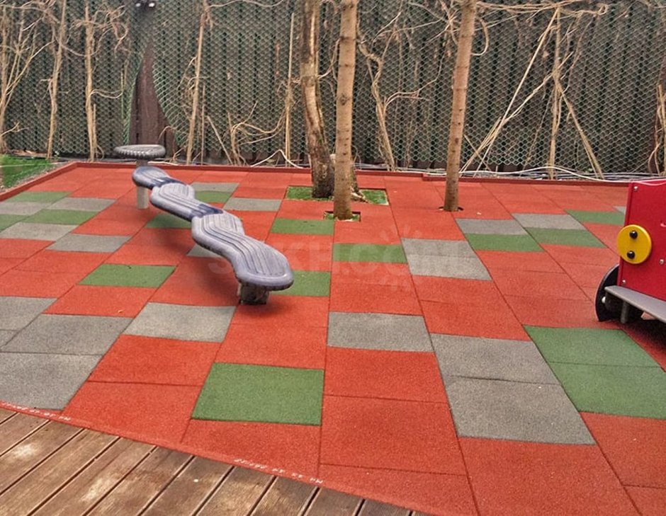 Резиновый настил для гаража