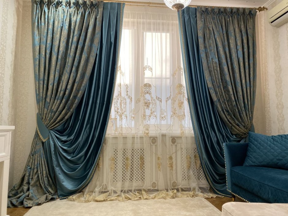 Красивые шторы в гостиную в стиле современная классика