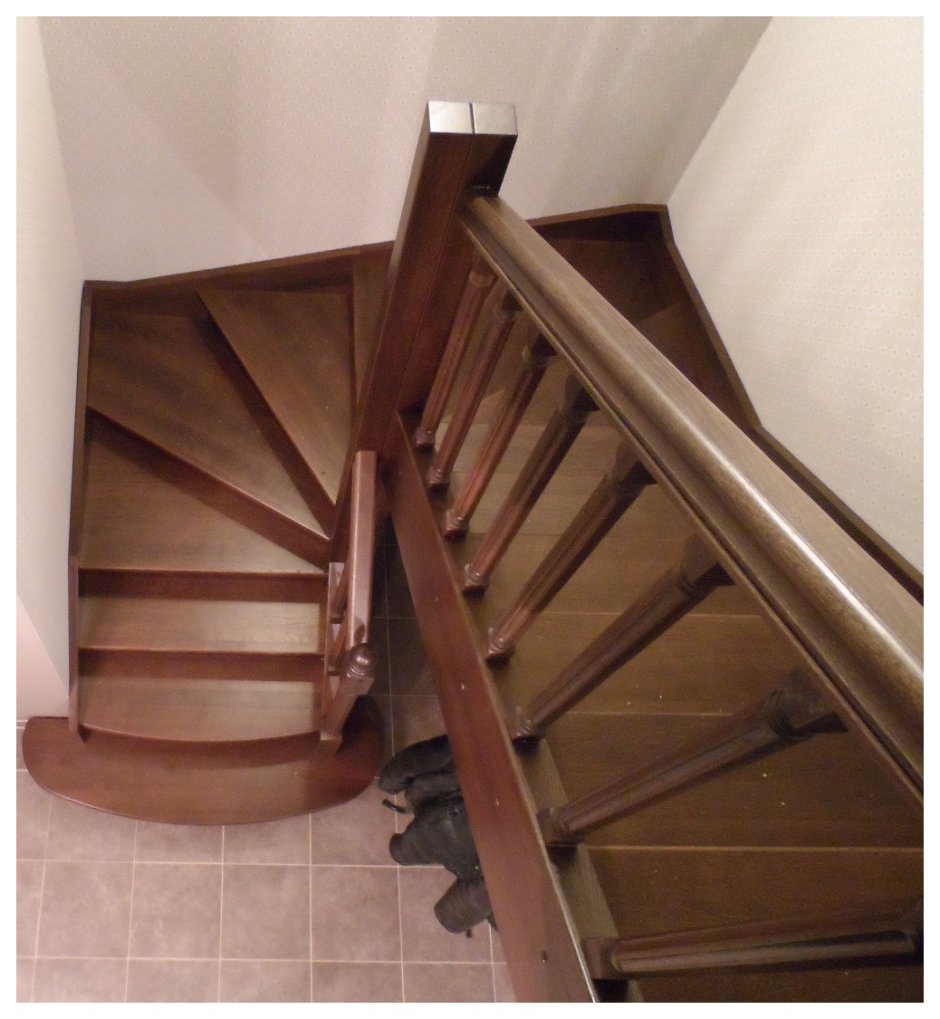Лестница п-образная с забежными ступенями