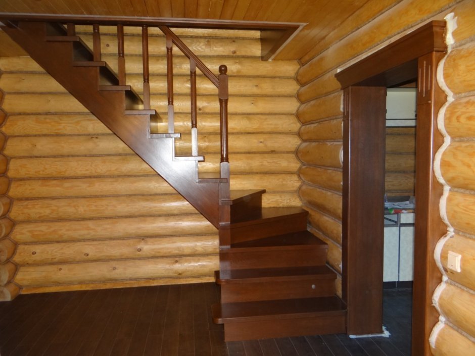 Деревянные лестницы с забежными ступенями на 90